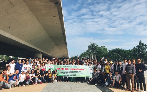 Một buổi học ngoài trời - Học phần "Nghiệp vụ hoạt náo"